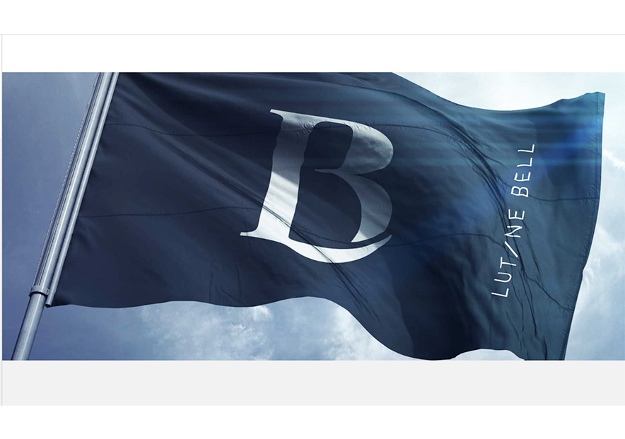 Bell猎头咨询公司标志设计应用在旗帜上.jpg
