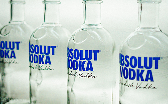 绝对伏特加(Absolut Vodka)包装设计.jpeg