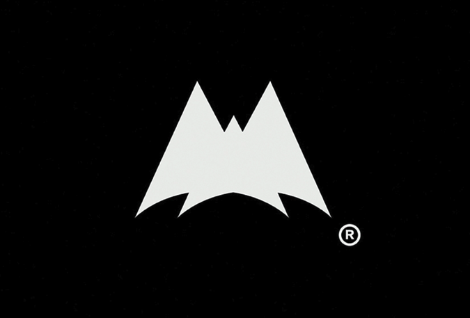蝙蝠与山结合的logo.png