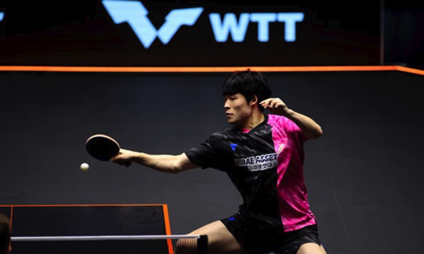 世界乒乓球(WTT)发光logo在赛场.png