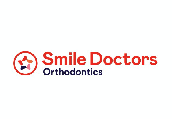 Smile Doctors是一家提供牙齿矫正服务的连锁诊所logo.png