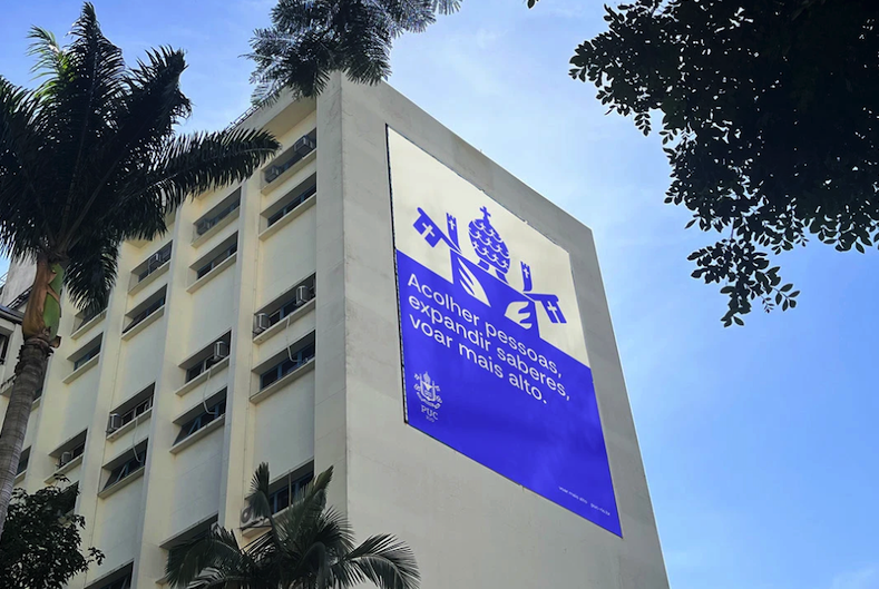 VI形象设计体系被灵活分为两种语调.png