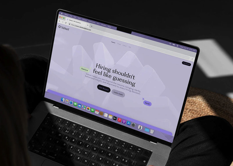 VI系统让品牌在官网、App、AI 工具界面、PPT、广告等所有触点保持一致性-大幅提升品质感与专业性.png
